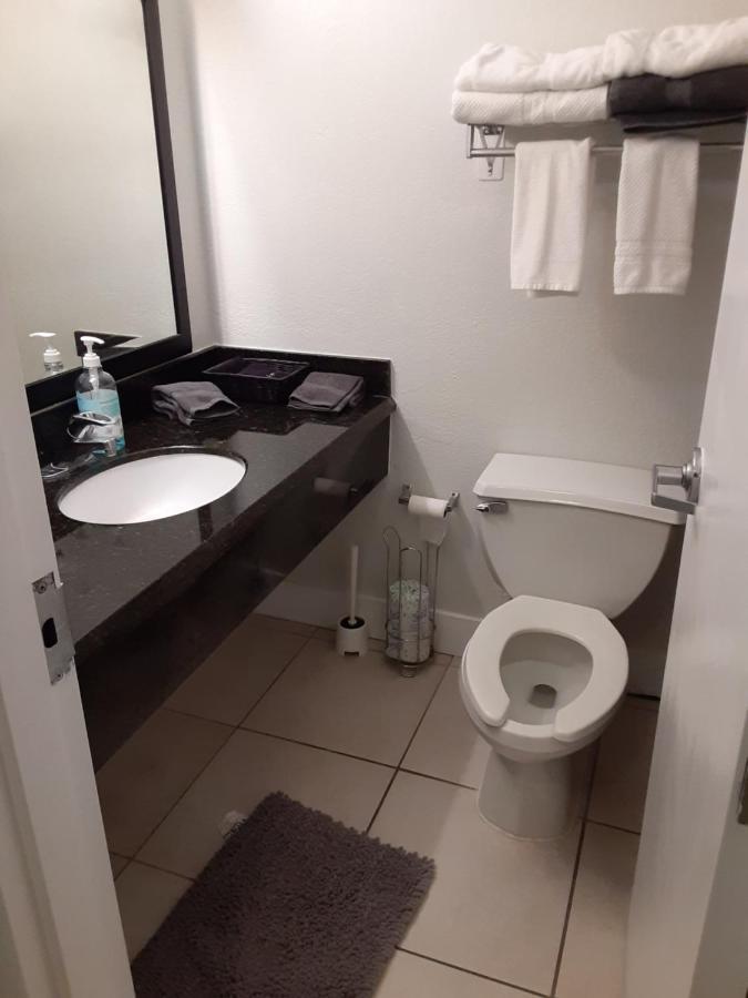 Riverview, Studio 507, Beach Steps Away!+Pool+Wifi Ruskin Exteriör bild